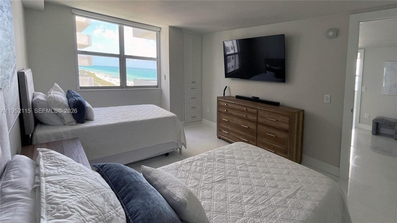 5701 Collins Ave #1221 - Photo 4 of 44