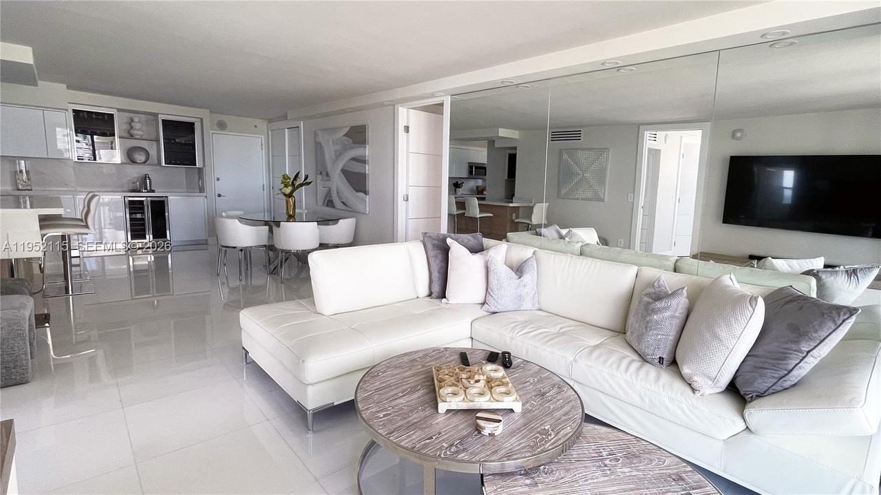 5701 Collins Ave #1221 - Photo 6 of 44