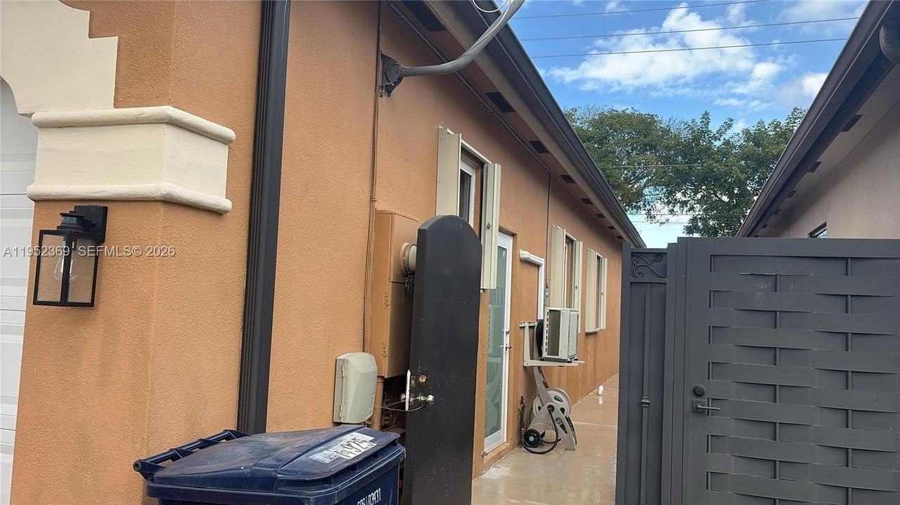 14925 Sw 26th Ter #1 - Photo 2 of 7