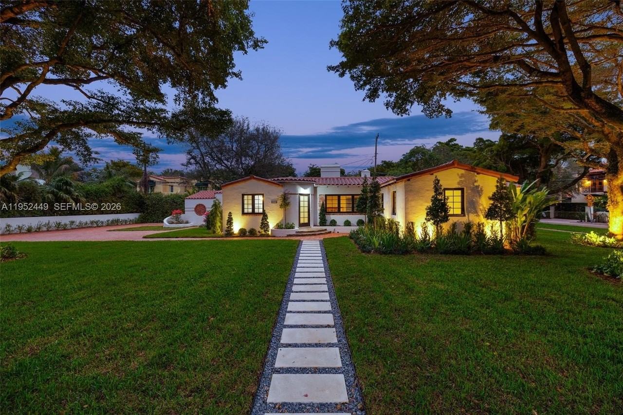 3519 Toledo St - Photo 2 of 50