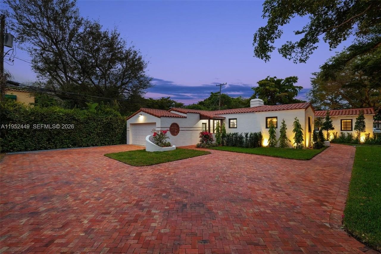 3519 Toledo St - Photo 3 of 50