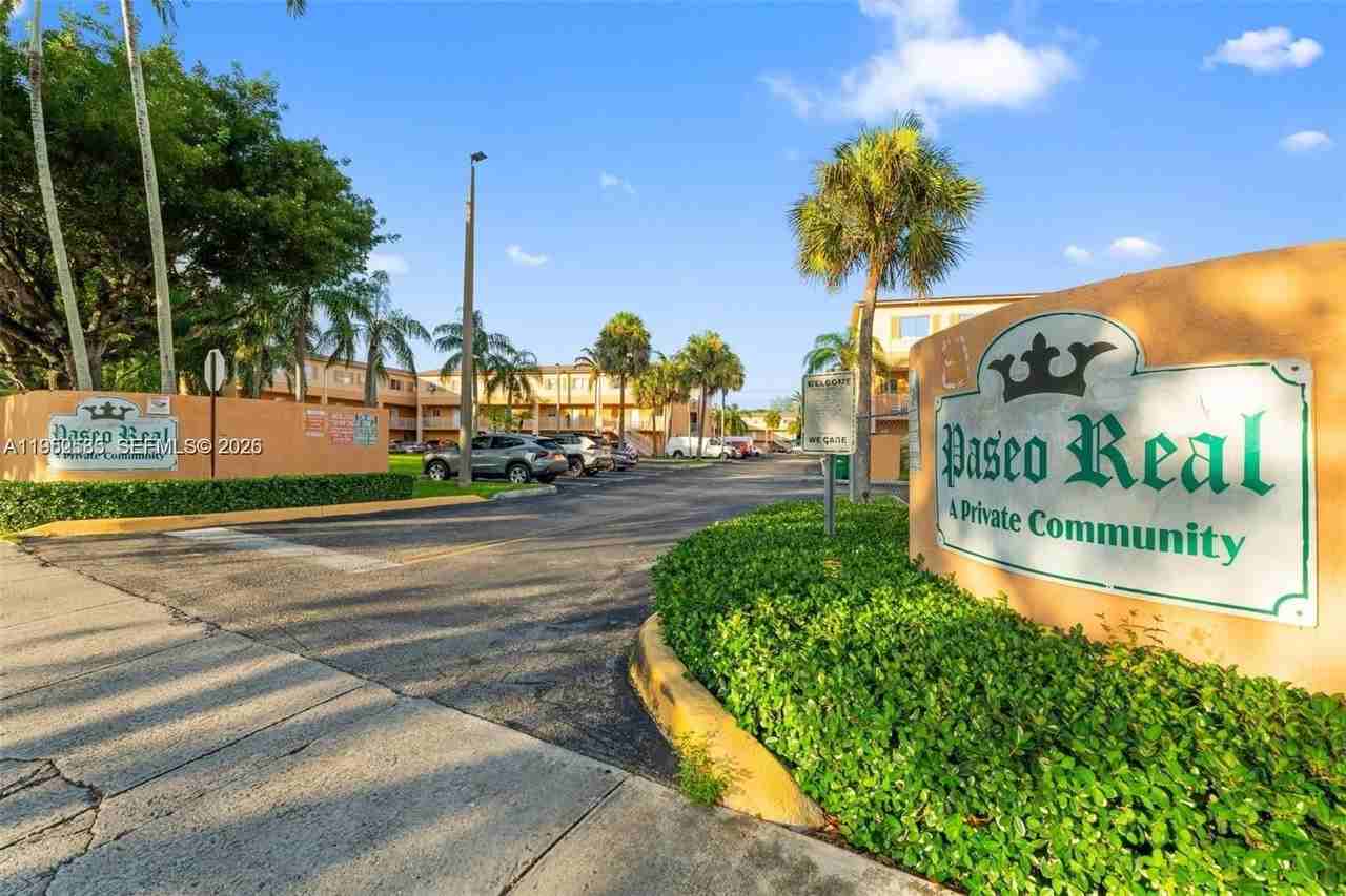 6235 Kendale Lakes Cir #134