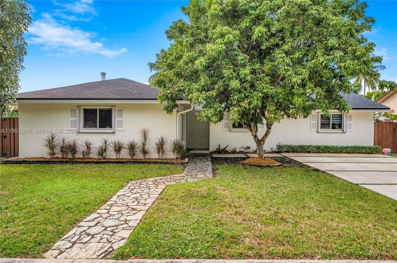 15930 Sw 90th Ave - Photo 2 of 50