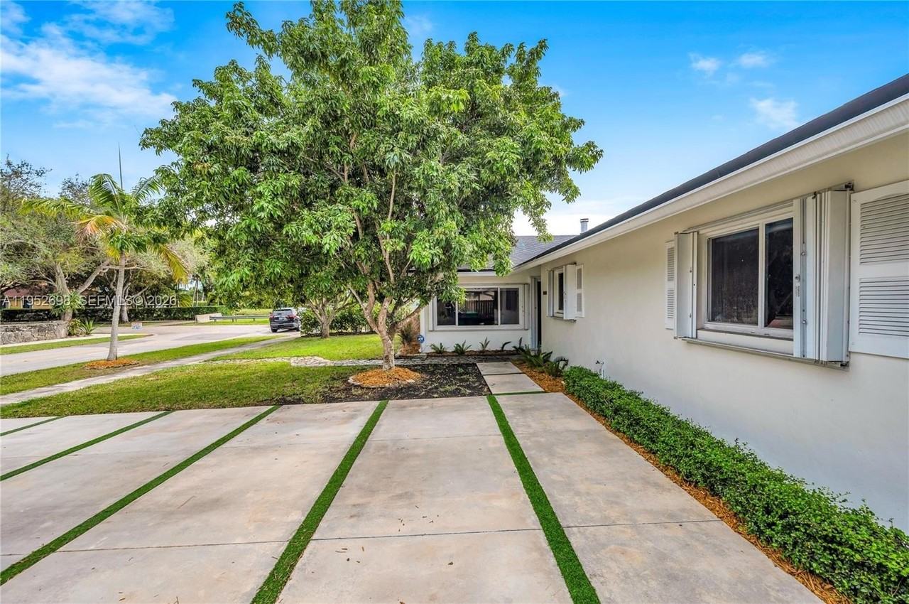 15930 Sw 90th Ave - Photo 5 of 50