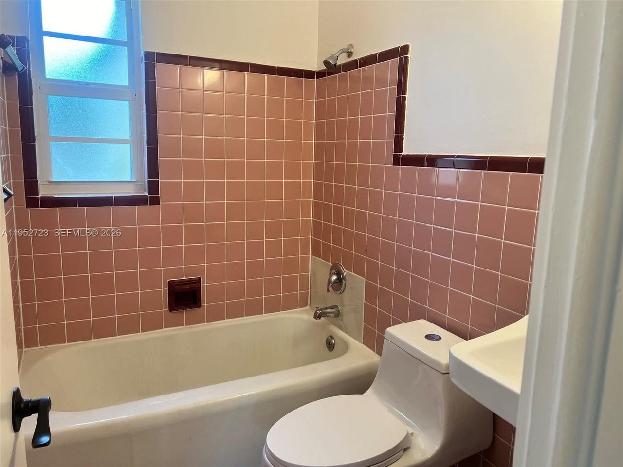 522 N J St #522 - Photo 4 of 6