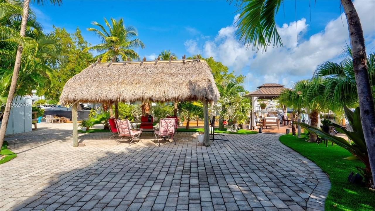 150 Azalea St #150 - Photo 7 of 49