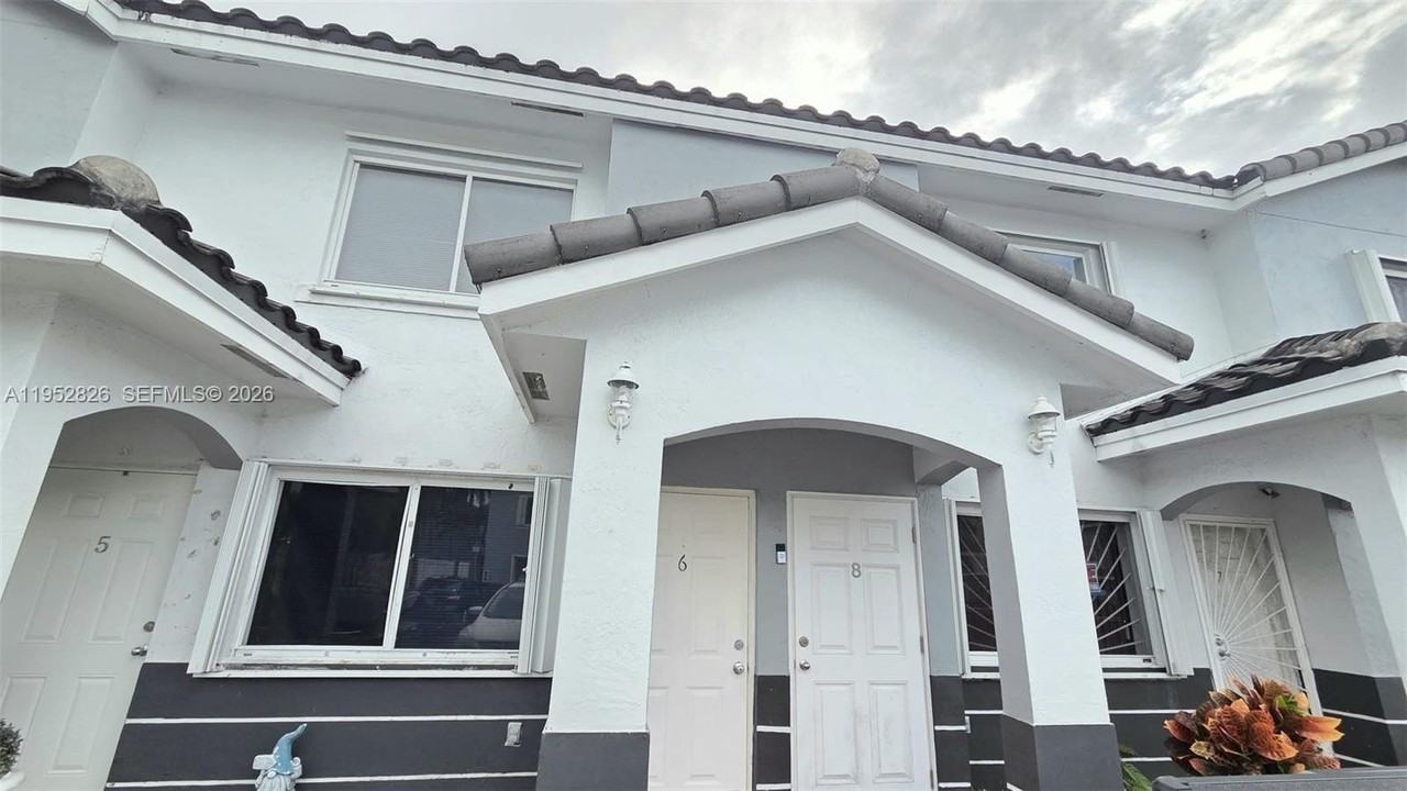 7911 Sw 152nd Ave #1008 - Photo 2 of 17