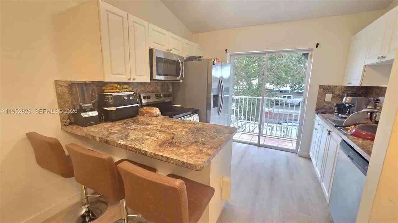 7911 Sw 152nd Ave #1008 - Photo 4 of 17