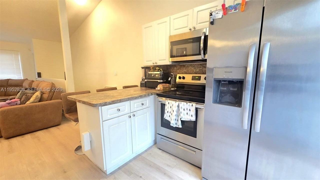 7911 Sw 152nd Ave #1008 - Photo 6 of 17