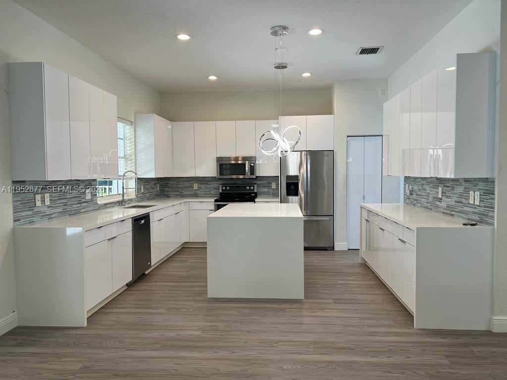 1971 Harbor View Cir #1971 - Photo 6 of 26