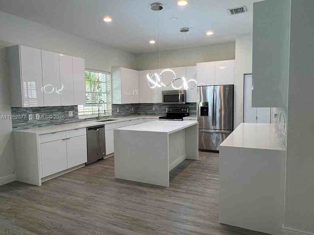 1971 Harbor View Cir #1971 - Photo 7 of 26