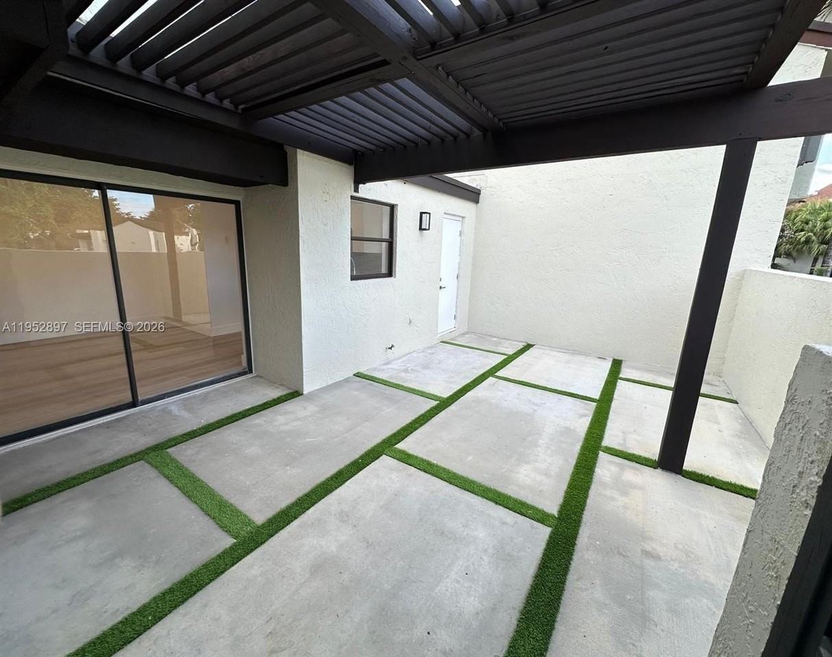 9734 Nw 5th Ter #9734 - Photo 3 of 19