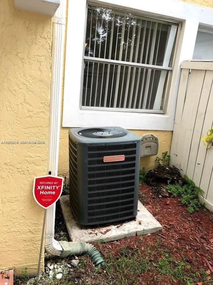 6840 Sw 45th Ln #4 - Photo 4 of 15