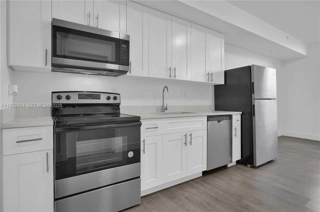 1620 Nw 18th St #203