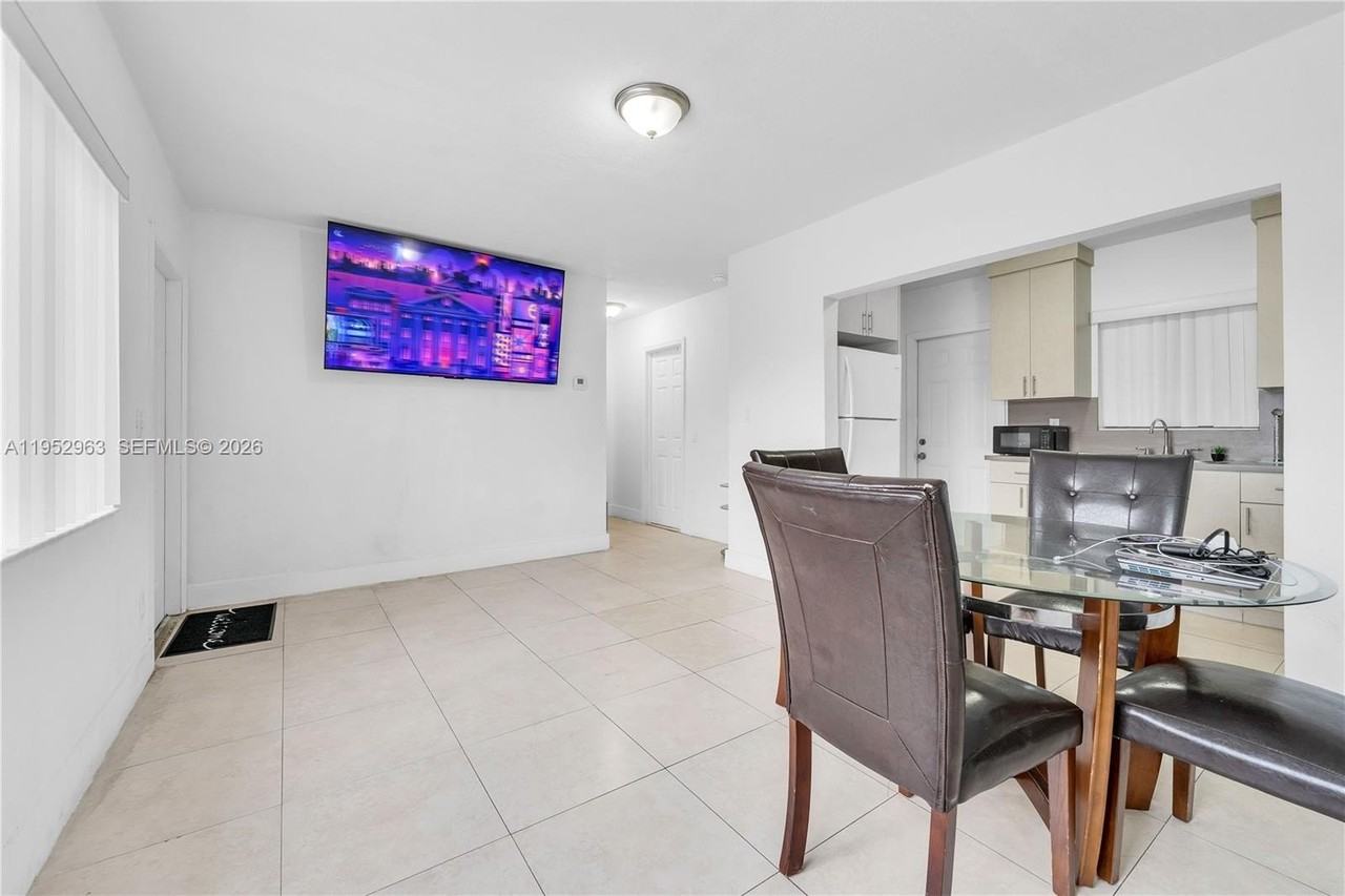 9 W 16th St #9 - Photo 4 of 9