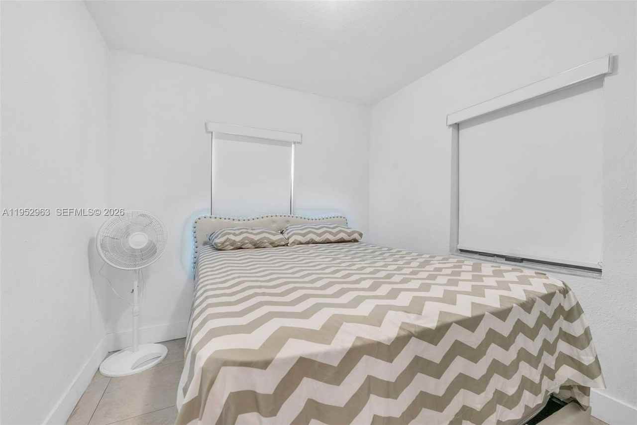 9 W 16th St #9 - Photo 7 of 9