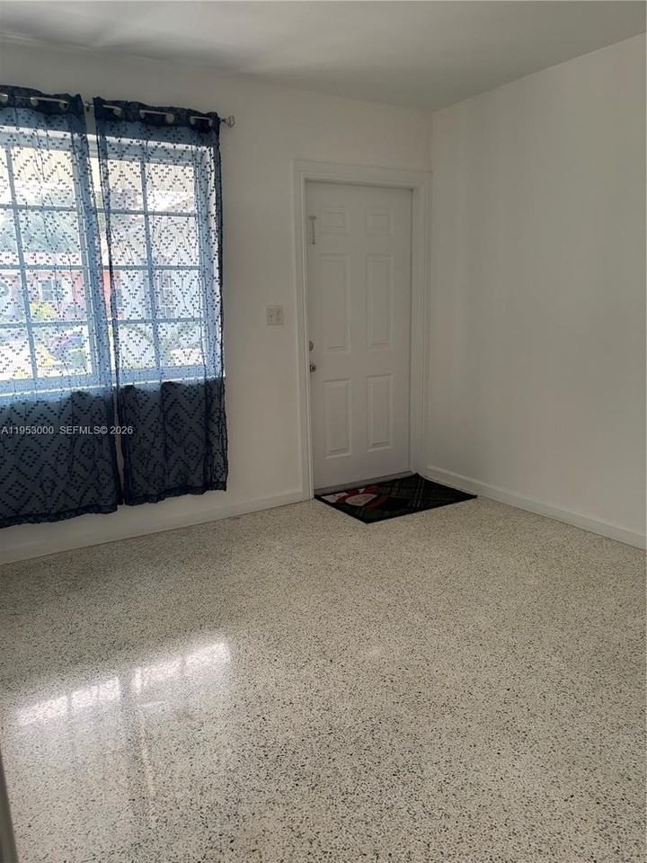 3121 Sw 2nd St #1 - Photo 2 of 11