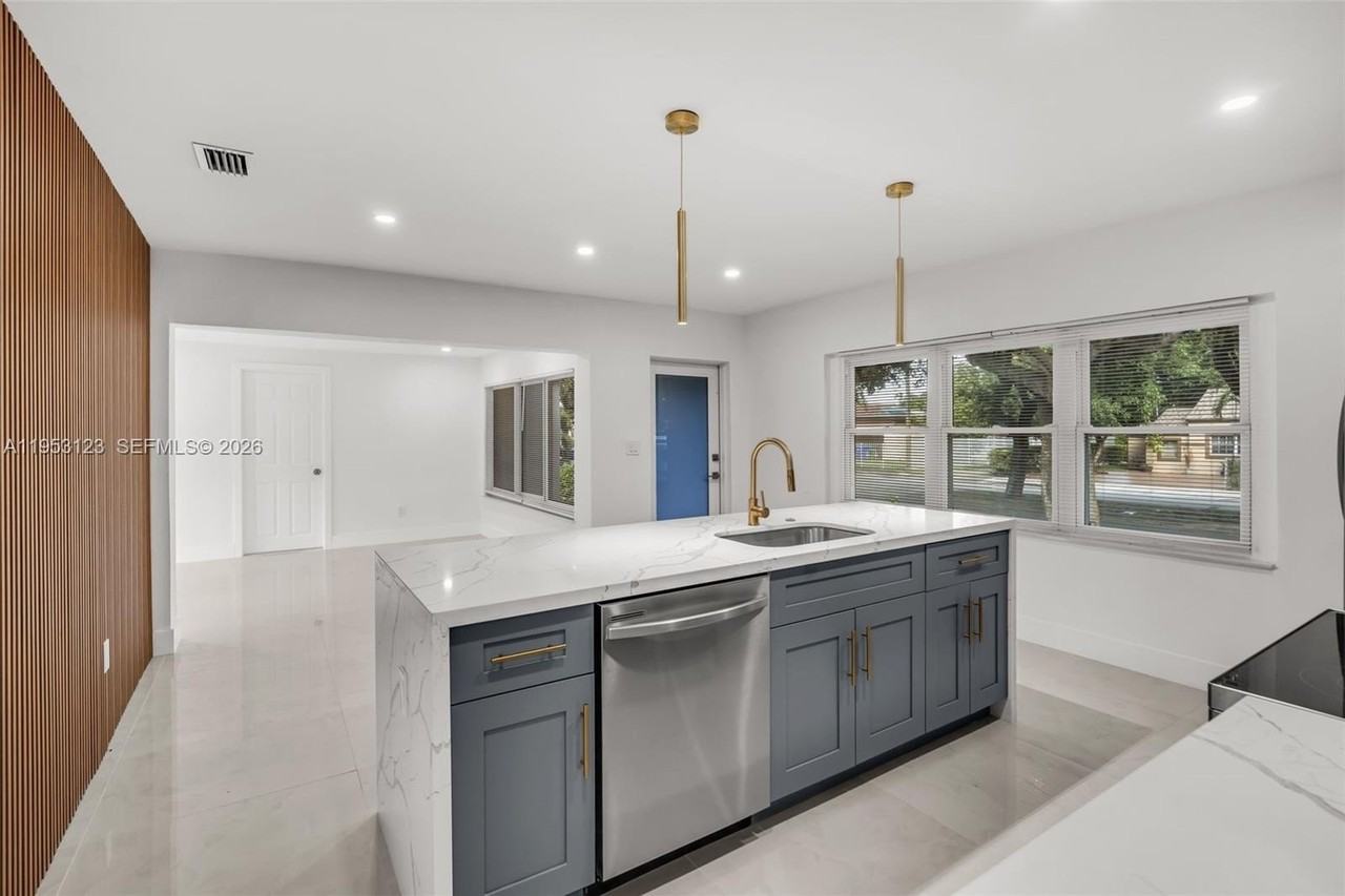 4802 Nw 11th Ave #0 - Photo 4 of 39