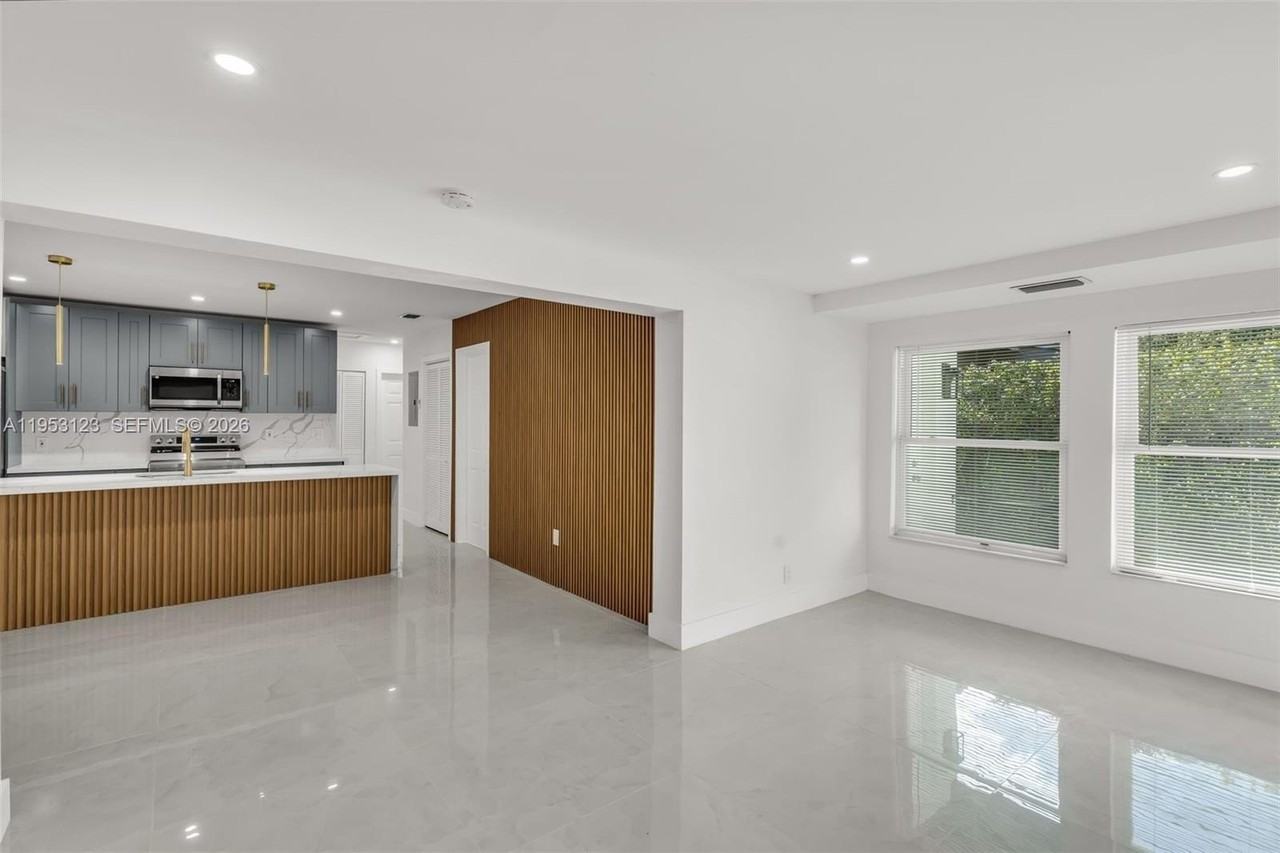 4802 Nw 11th Ave #0 - Photo 5 of 39