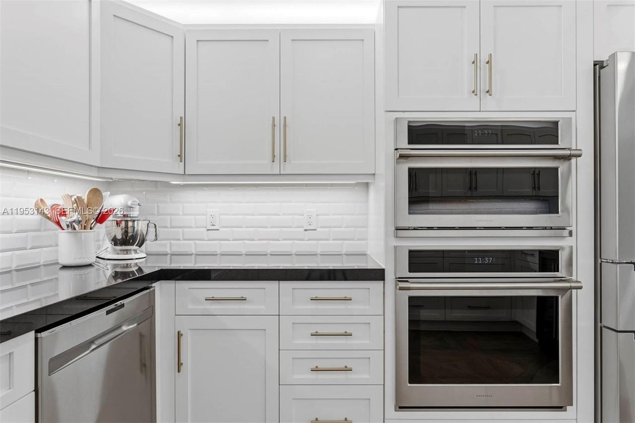 7801 Sw 58th Ave #7801 - Photo 6 of 18