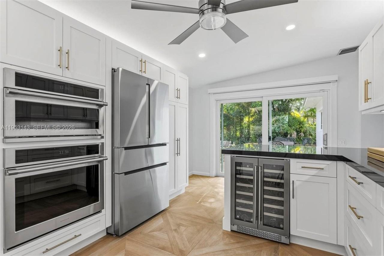 7801 Sw 58th Ave #7801 - Photo 7 of 18