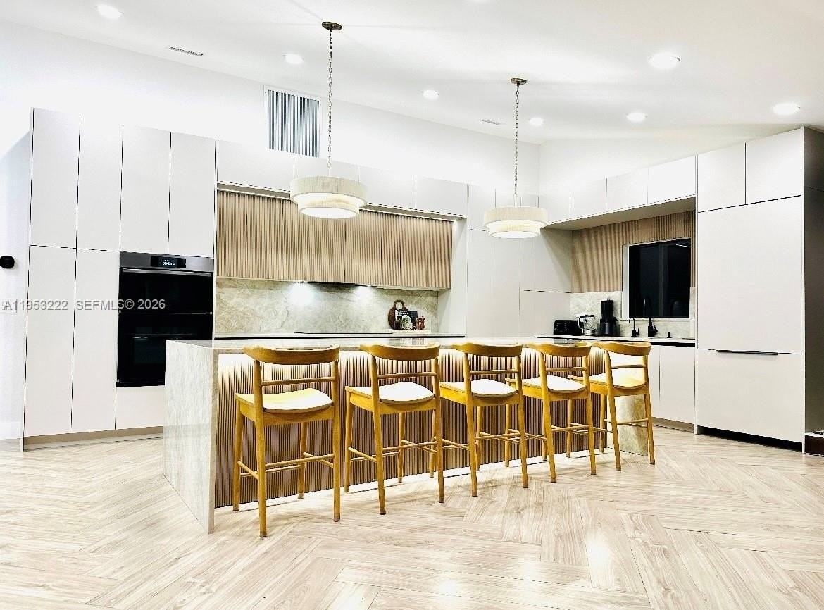 2475 Nw 25th St - Photo 4 of 28