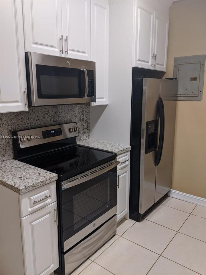 928 Sw 8th Ave #1-2 - Photo 2 of 7