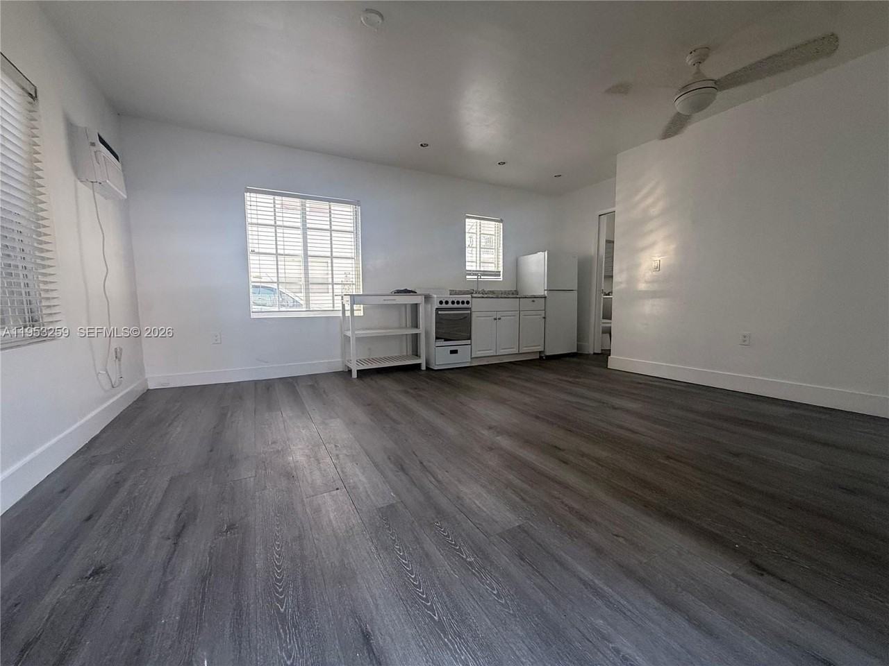 912 Euclid Ave #3 - Photo 3 of 11