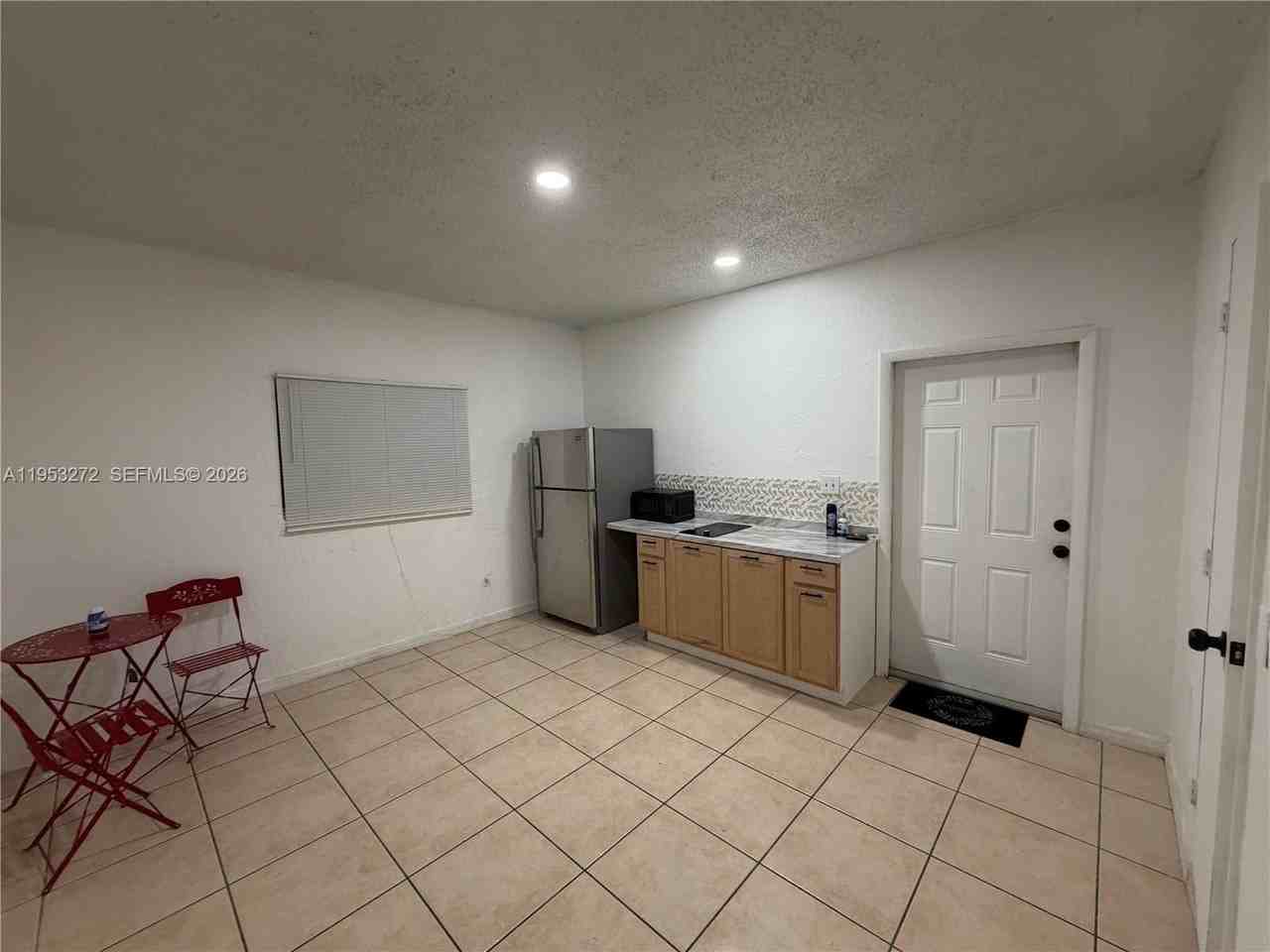 16330 Sw 107th Ave #B - Photo 3 of 3