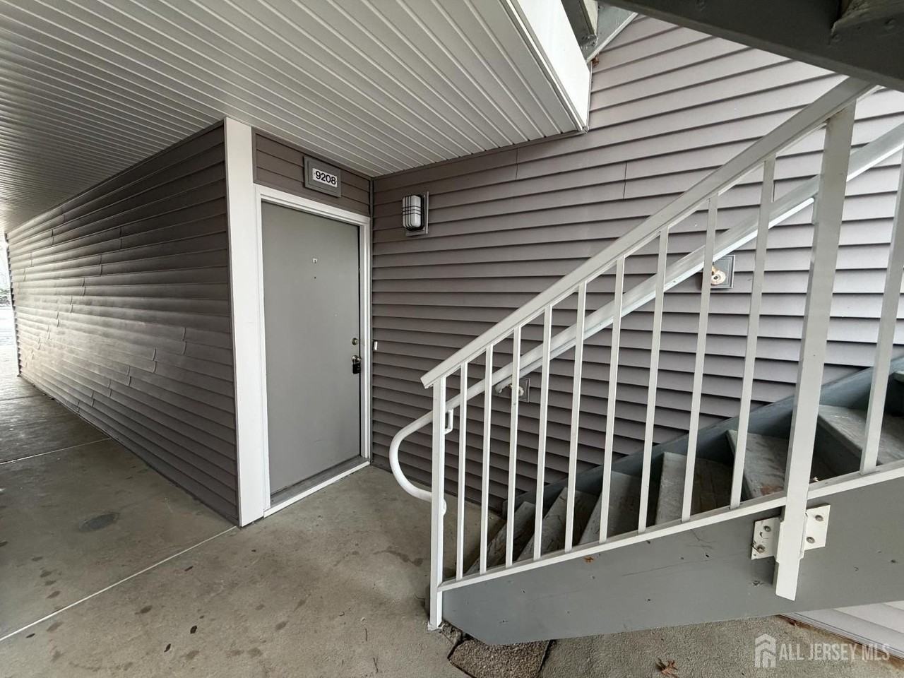 9208 Tamarron Dr - Photo 2 of 27