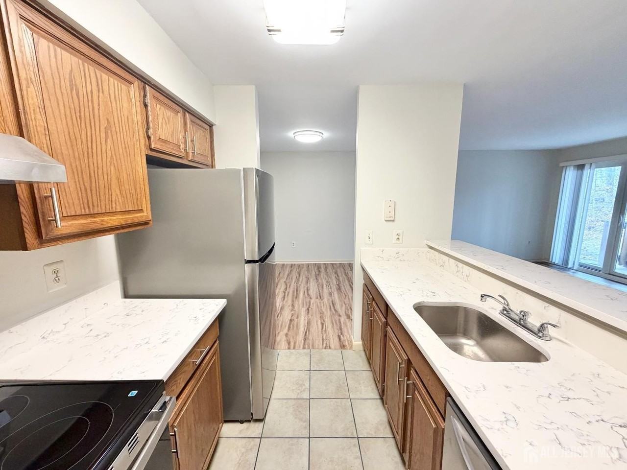 9208 Tamarron Dr - Photo 3 of 27