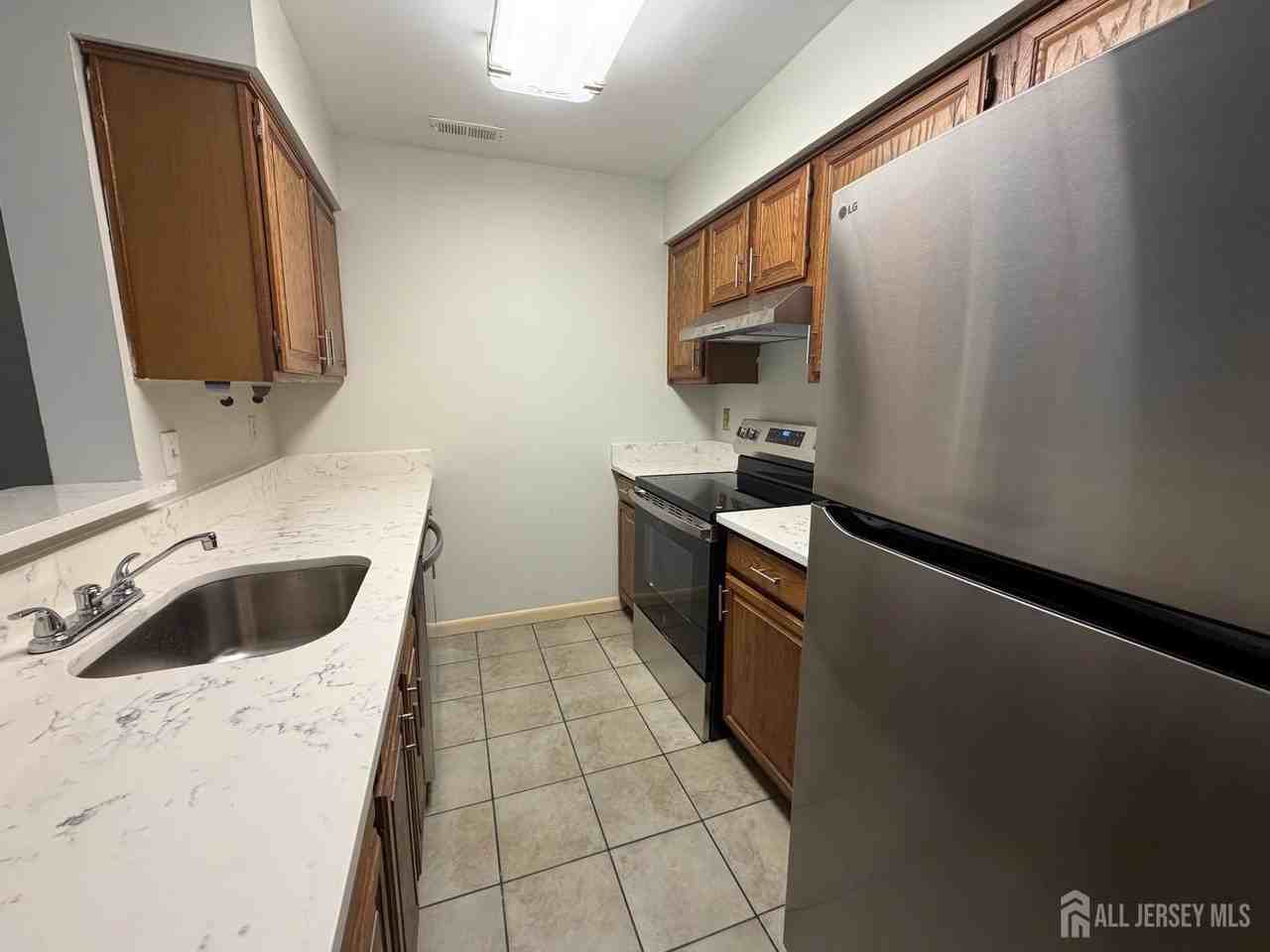 9208 Tamarron Dr - Photo 5 of 27