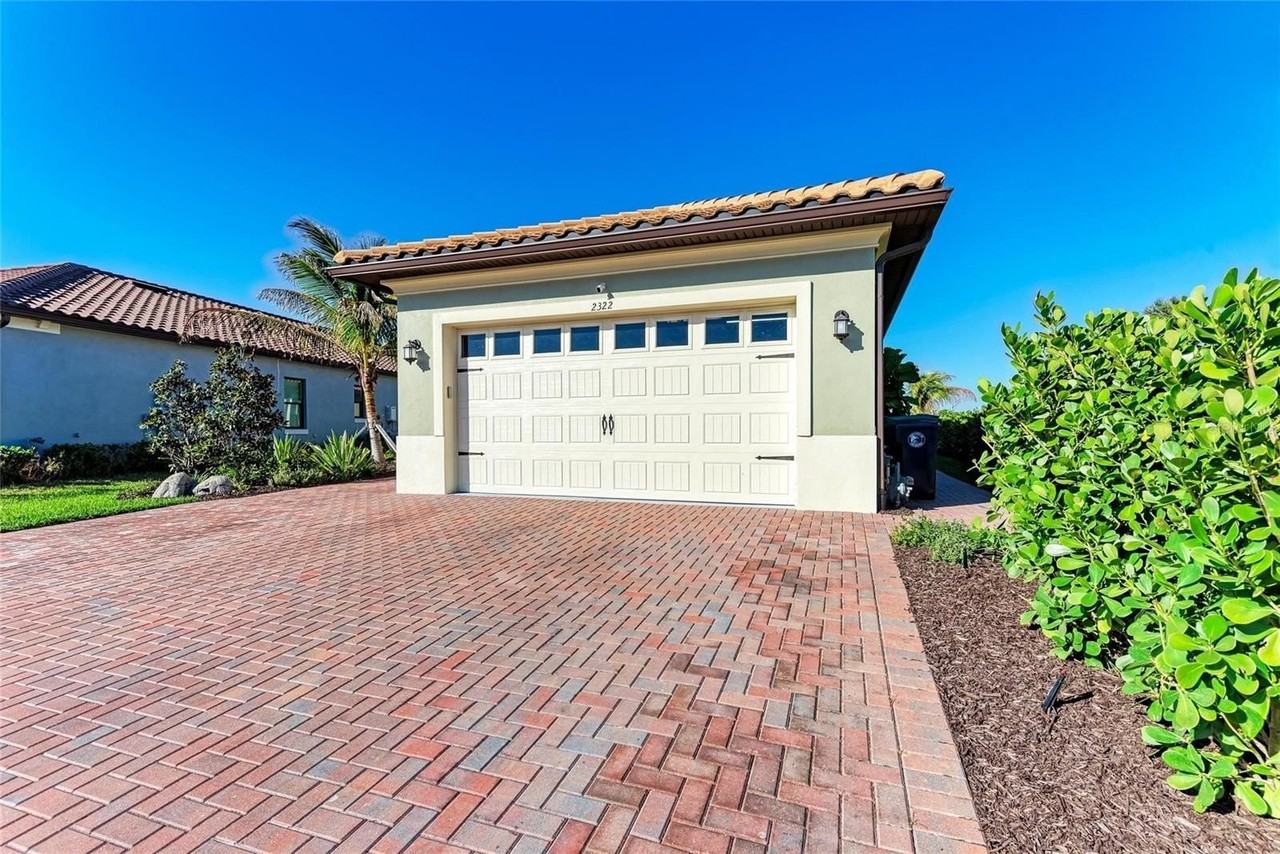 2322 5th St E - Photo 4 of 50