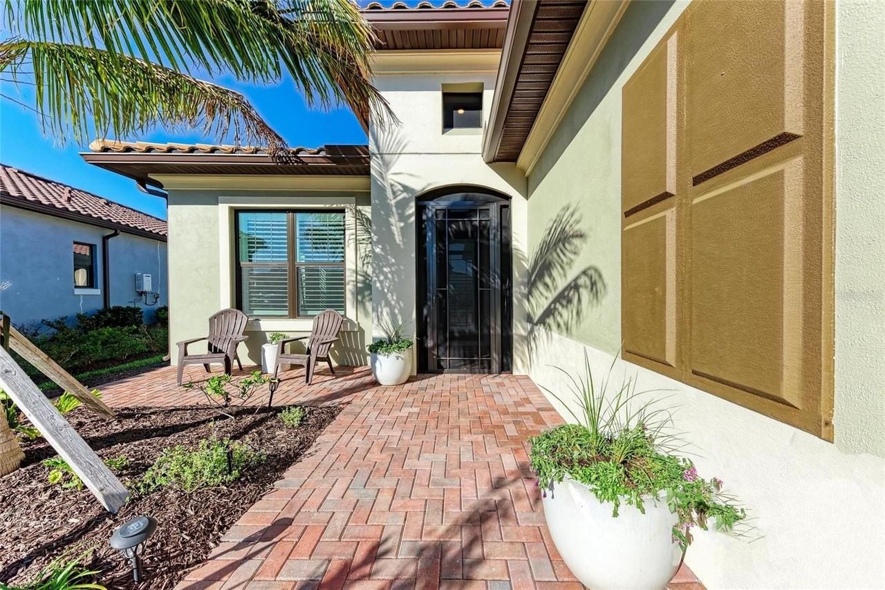 2322 5th St E - Photo 5 of 50