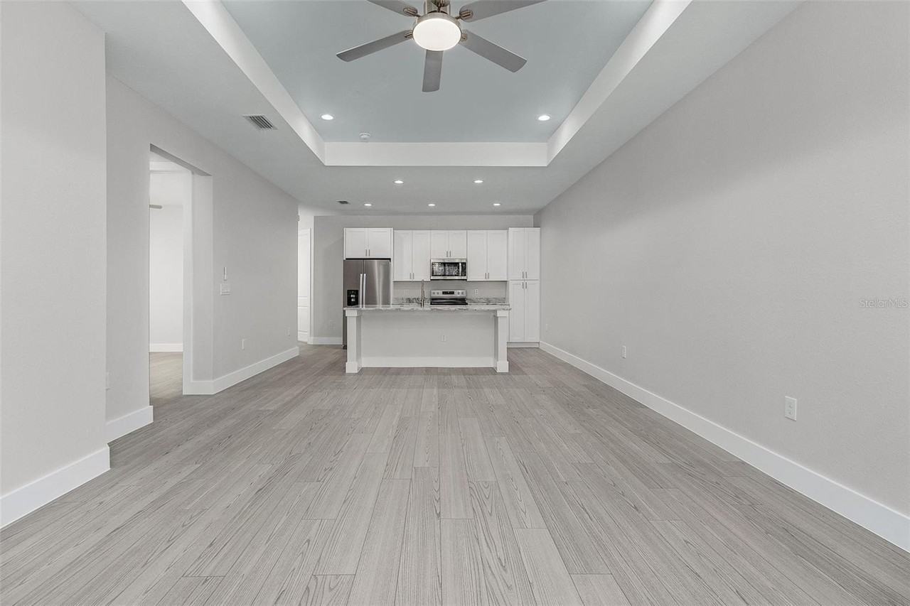 26221 Sandhill Blvd - Photo 6 of 20