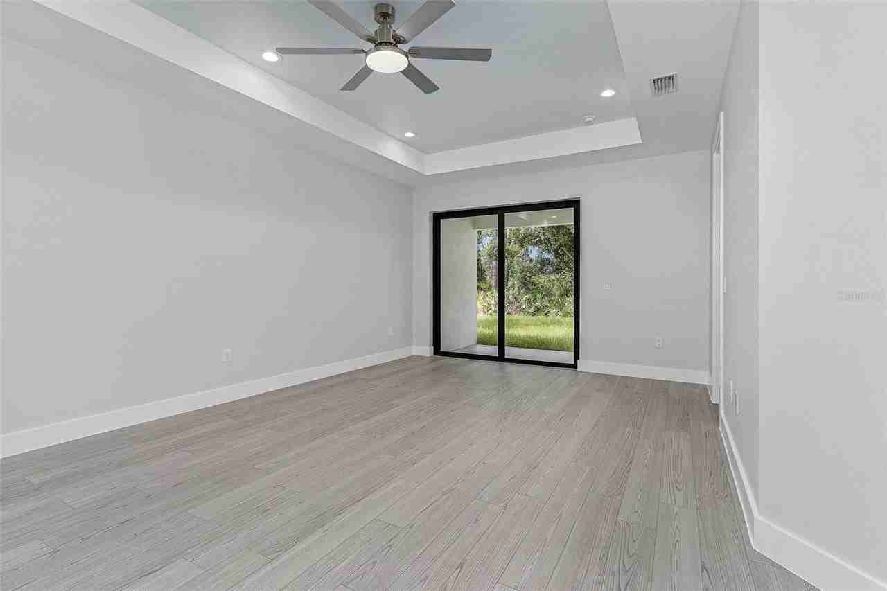 26221 Sandhill Blvd - Photo 7 of 20