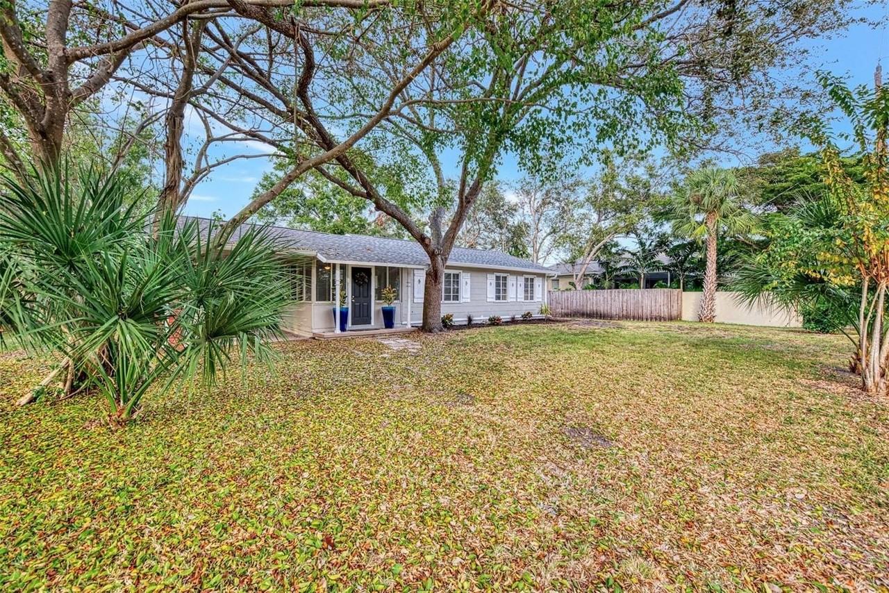 1891 Prospect St - Photo 3 of 35