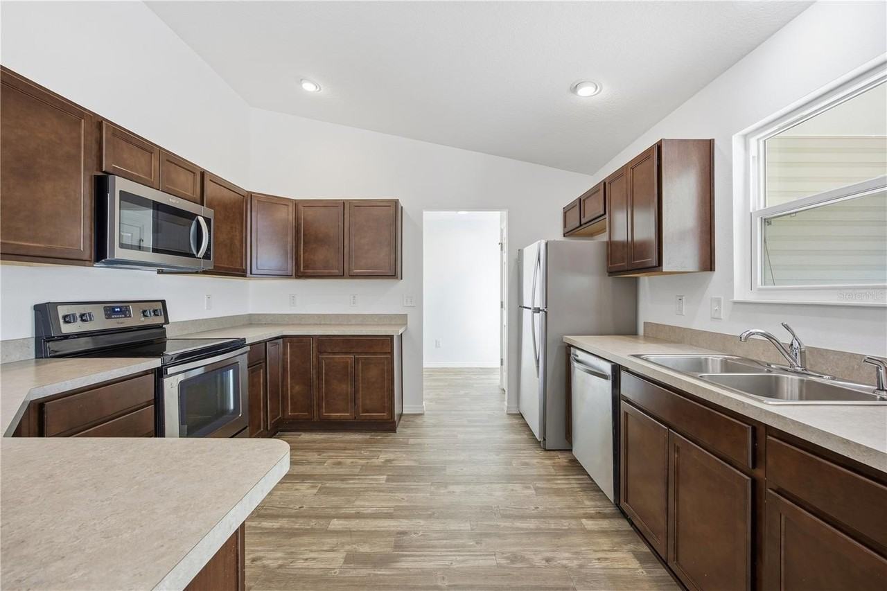 11190 Hess Way - Photo 7 of 42