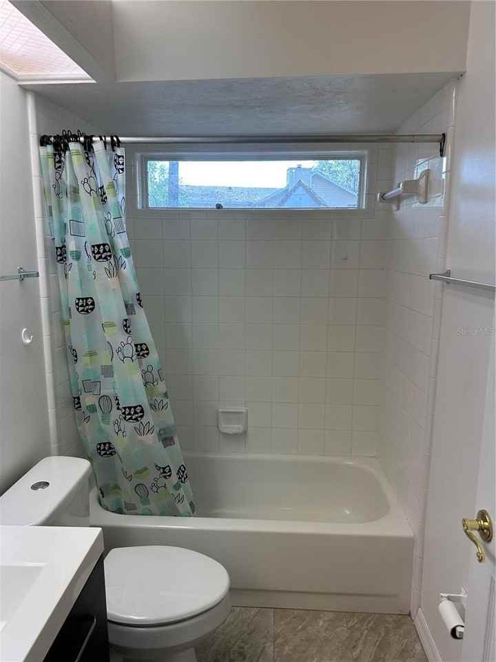 1435 Nw 100th Ter - Photo 6 of 12