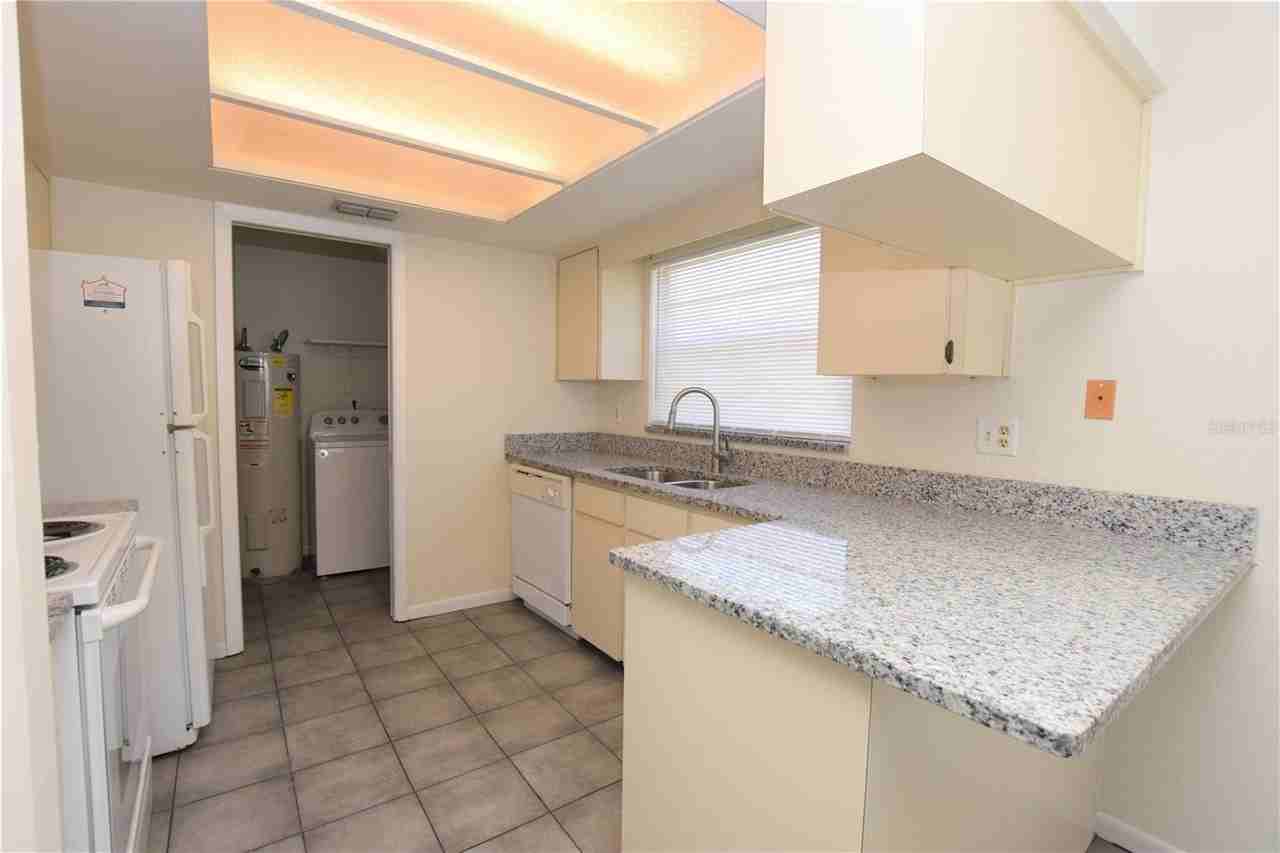 1804 Crystal Grove Dr - Photo 6 of 28