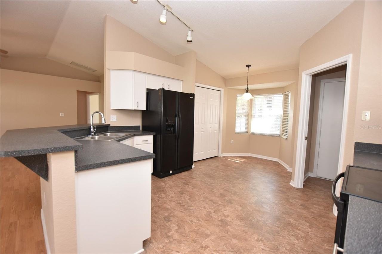 2830 Hickory Ridge Dr - Photo 3 of 23