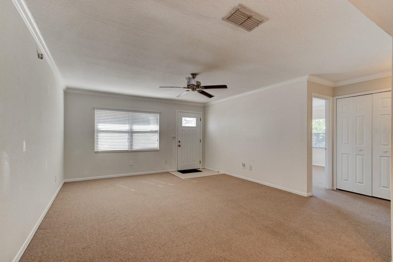 714 Oakwood Ave - Photo 5 of 17