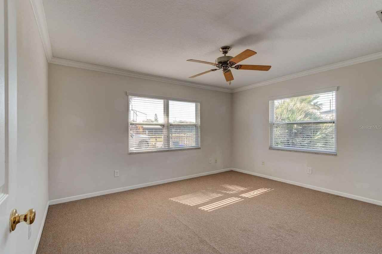 714 Oakwood Ave - Photo 7 of 17