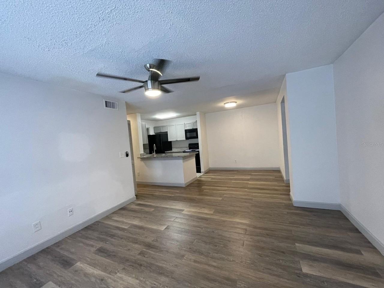 6082 Westgate Dr #101 - Photo 4 of 37