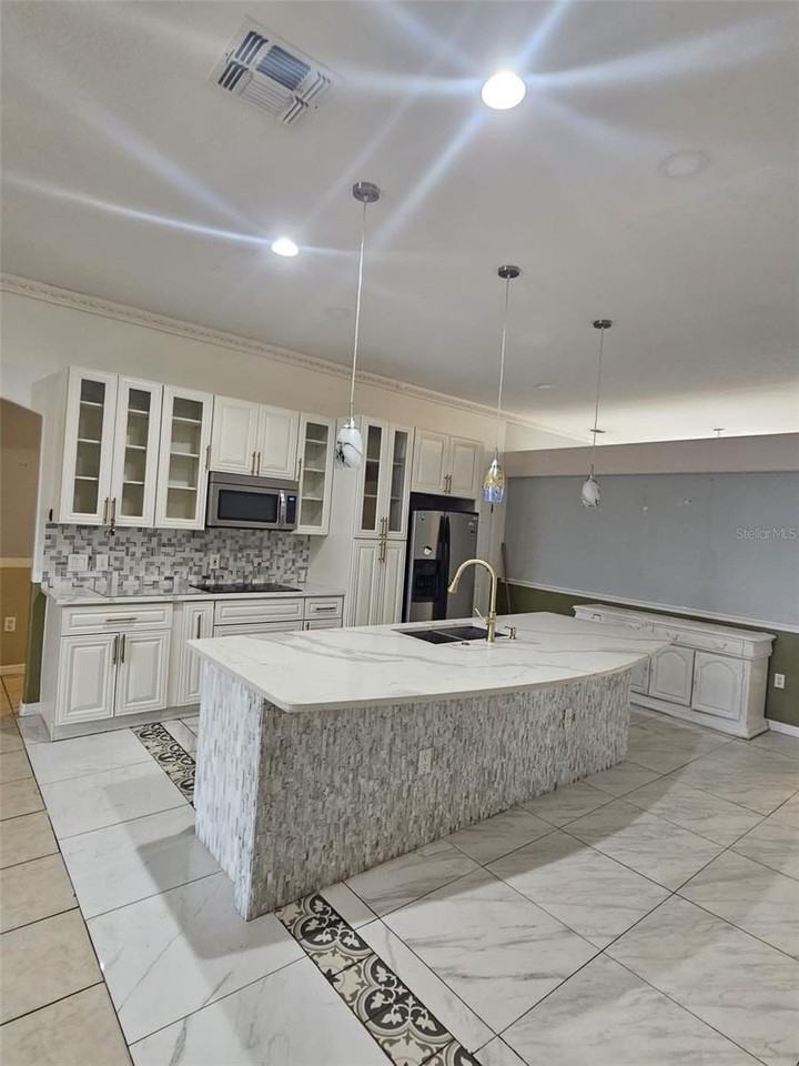 807 Massy Ct - Photo 3 of 13