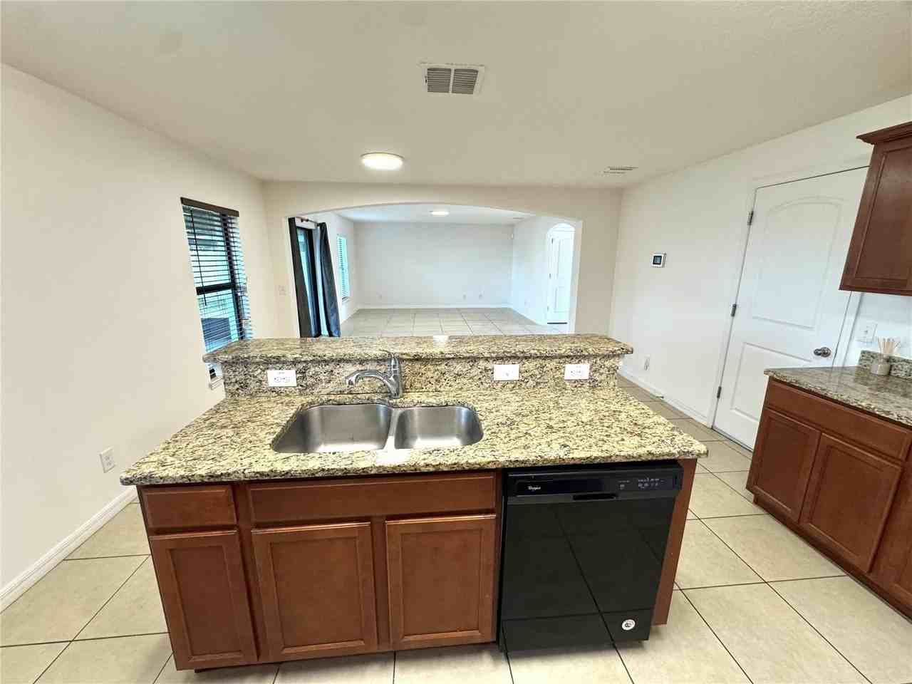 5673 Elsinore Way - Photo 7 of 32