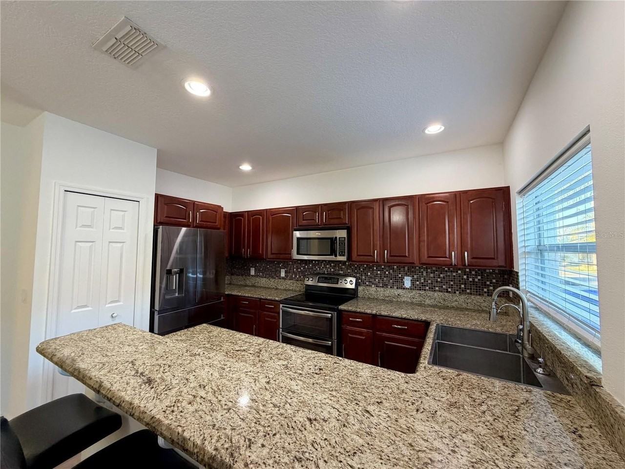 2436 Oak Mill Dr - Photo 7 of 13