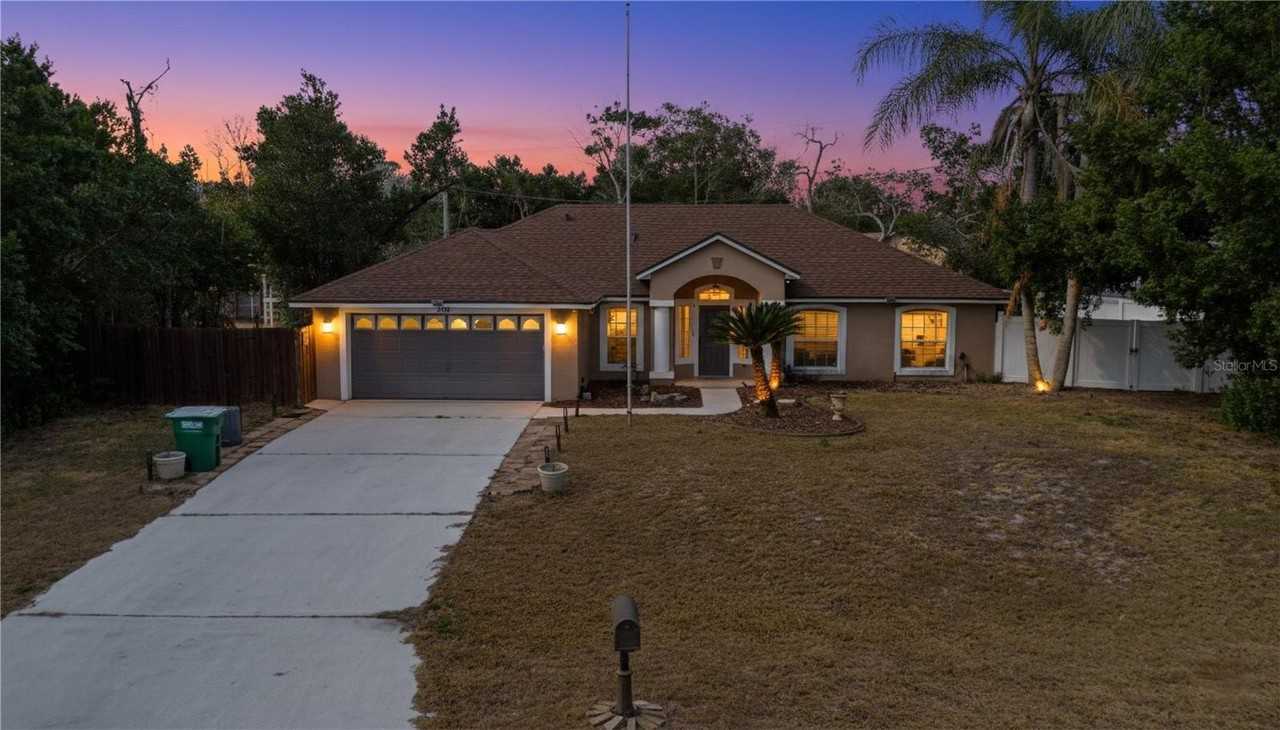 2141 Detroit Ter - Photo 2 of 22