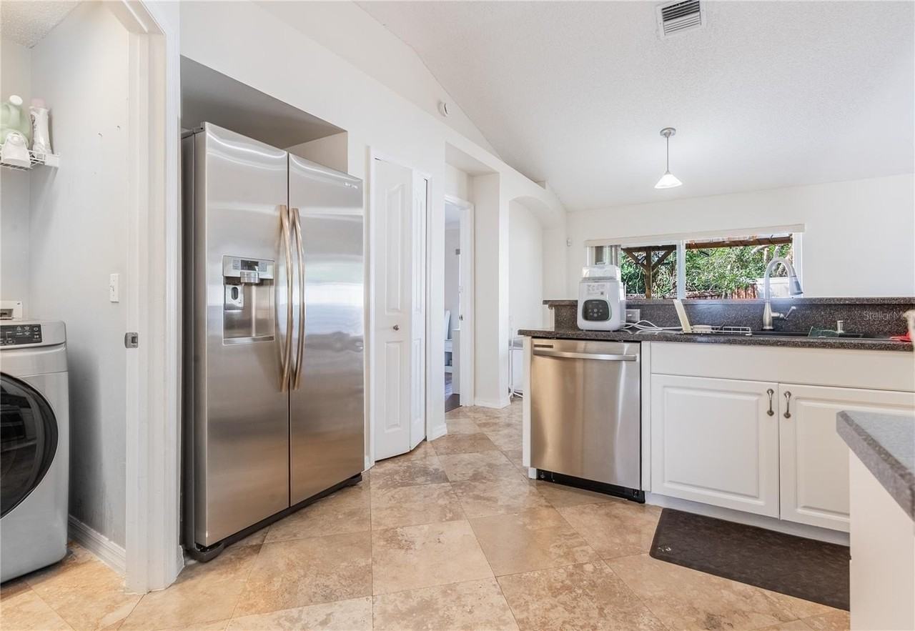 2141 Detroit Ter - Photo 7 of 22