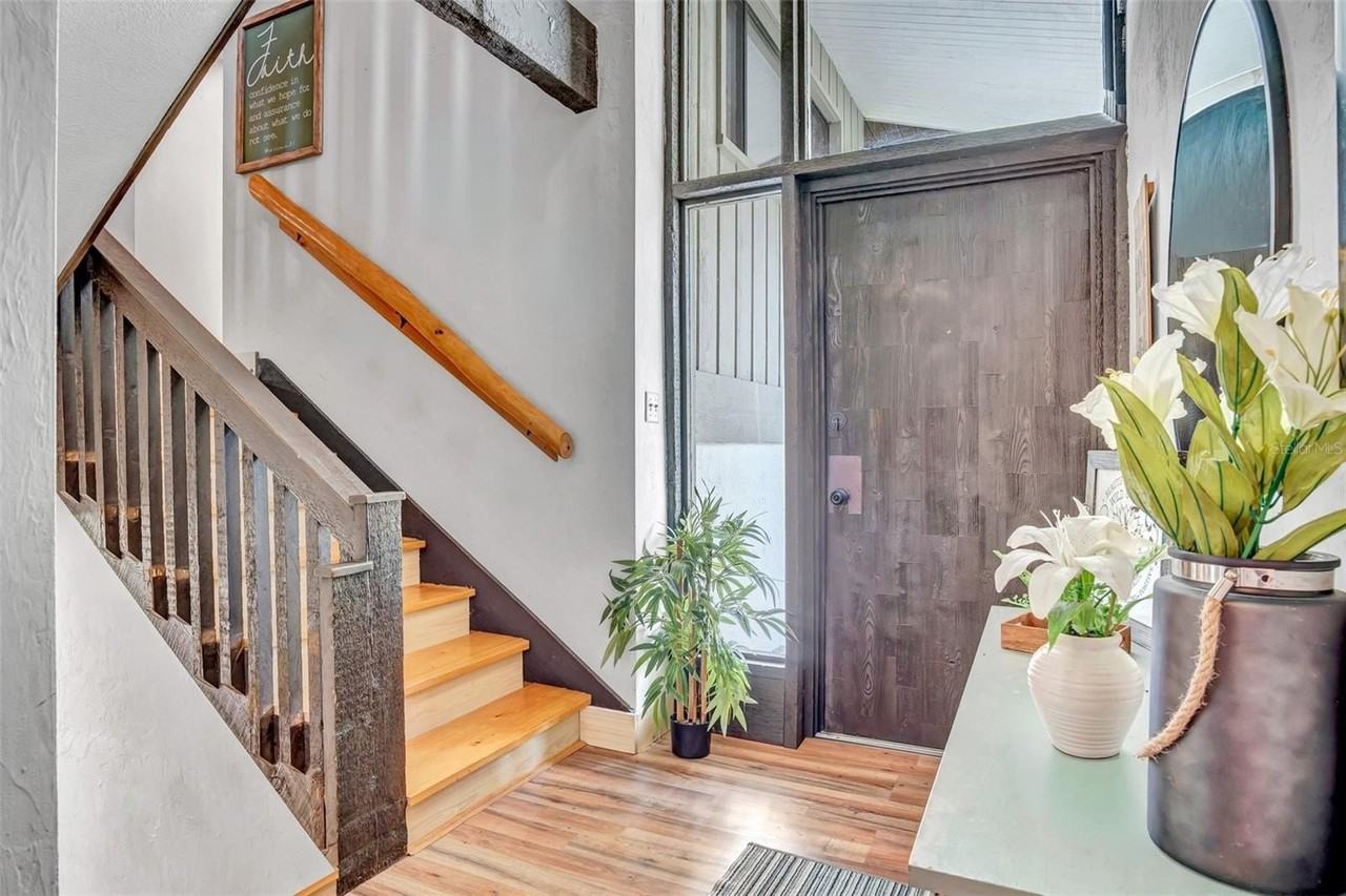 4 Nottingham Way - Photo 3 of 20